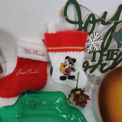 22 pc Christmas: Red Mugs, Santa Candles, Stockings