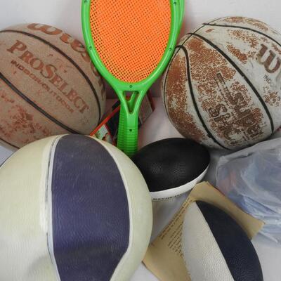 Kids Sports Lot: Soccer Ball, Basket Balls, Frisbee's, Baton