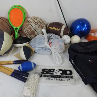 Kids Sports Lot: Soccer Ball, Basket Balls, Frisbee's, Baton