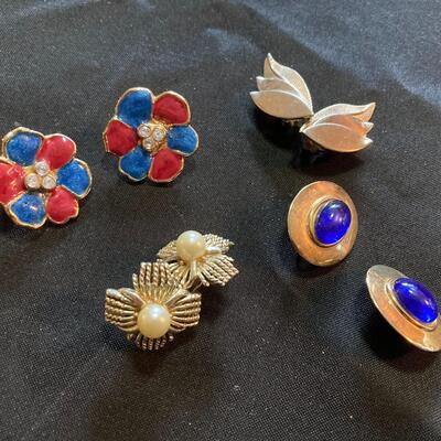 Vintage Jewelry Earring Lot