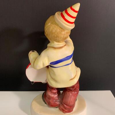 Lot 470: Vintage Lefton Twelve Months of the Year Figurines (Boys)