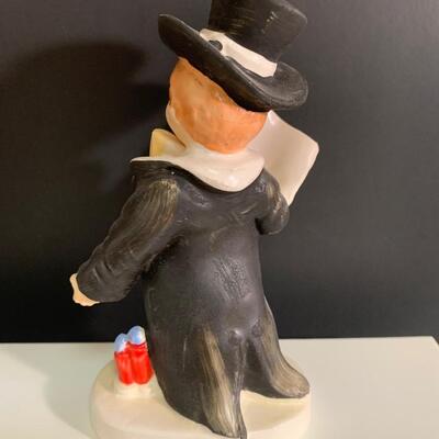 Lot 470: Vintage Lefton Twelve Months of the Year Figurines (Boys)