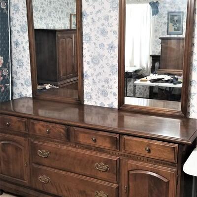 Lot #148  ETHAN ALLEN 2-Mirror Dresser