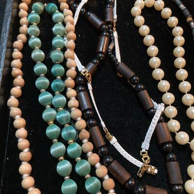 Mixed Vintage Necklace Lot with Beaded Green