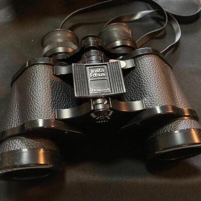 Bushnell Insta focus JB-139 Binoculars with Case