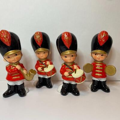 Lot 335: Vintage Ceramic Christmas Soldiers