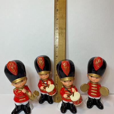 Lot 335: Vintage Ceramic Christmas Soldiers