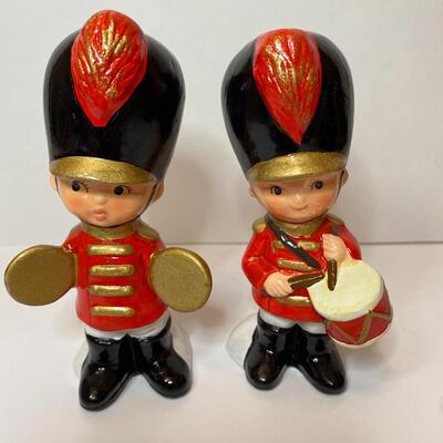 Lot 335: Vintage Ceramic Christmas Soldiers
