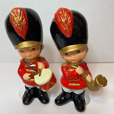 Lot 335: Vintage Ceramic Christmas Soldiers