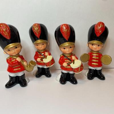 Lot 335: Vintage Ceramic Christmas Soldiers