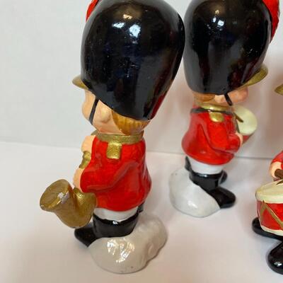 Lot 335: Vintage Ceramic Christmas Soldiers