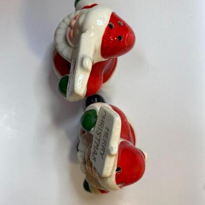 Lot 347: Vintage Christmas: Japan Salt & Pepper (Happy New Year, Merry Christmas & More)