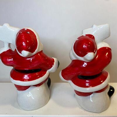 Lot 347: Vintage Christmas: Japan Salt & Pepper (Happy New Year, Merry Christmas & More)