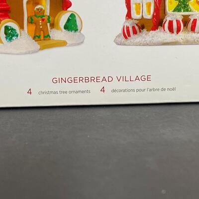Lot 434: Hallmark 'Gingerbread Village