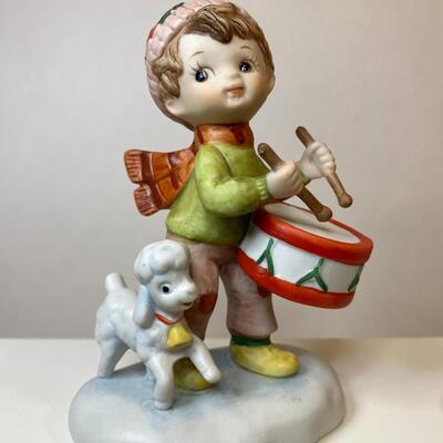 Lot 348: Vintage Lefton Christmas Figurines