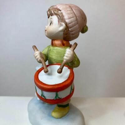 Lot 348: Vintage Lefton Christmas Figurines