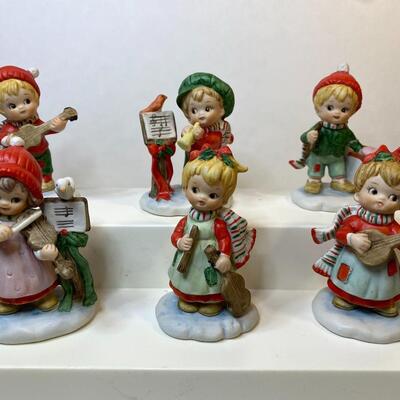 Lot 349: Vintage Lefton Hand-Painted Holiday Figurines