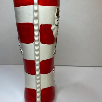 Lot 386: Vintage Christmas: Ceramic Santa's & Stocking Vase