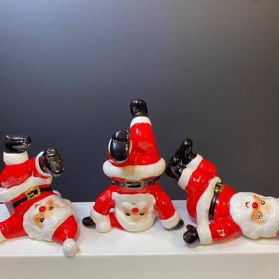 Lot 391: Vintage Fitz & Floyd "Silly" Santa's