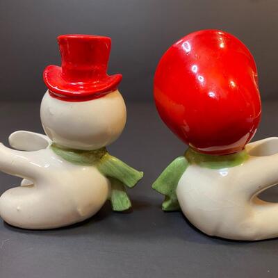 Lot 476: Vintage Lefton Salt & Pepper / Snowmen Candle Huggers