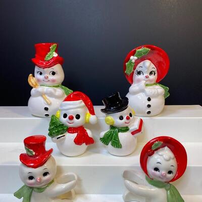 Lot 476: Vintage Lefton Salt & Pepper / Snowmen Candle Huggers
