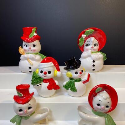 Lot 476: Vintage Lefton Salt & Pepper / Snowmen Candle Huggers