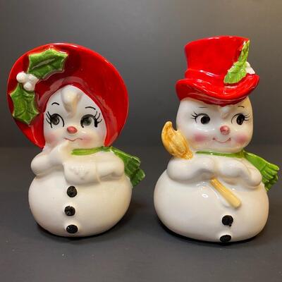 Lot 476: Vintage Lefton Salt & Pepper / Snowmen Candle Huggers