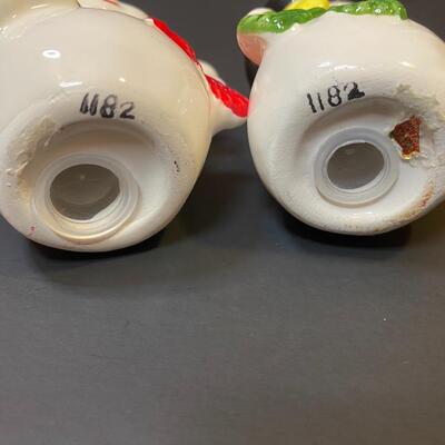 Lot 476: Vintage Lefton Salt & Pepper / Snowmen Candle Huggers