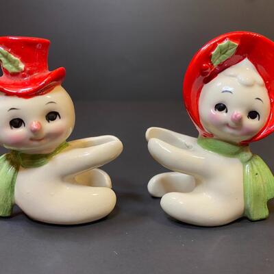 Lot 476: Vintage Lefton Salt & Pepper / Snowmen Candle Huggers