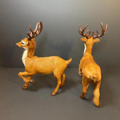 Lot 478: Christmas Decor: Furry Reindeer & Burlap Evergreens