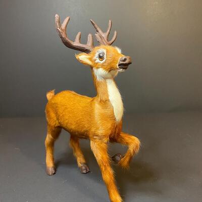 Lot 479: Furry Decor Animals