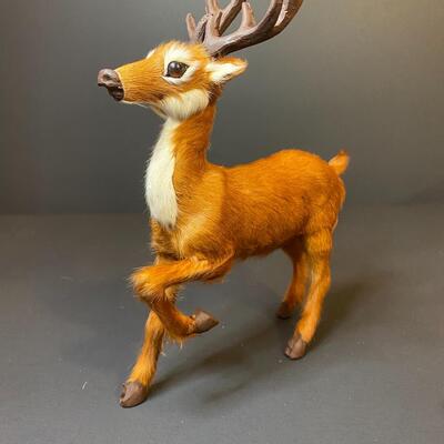Lot 479: Furry Decor Animals