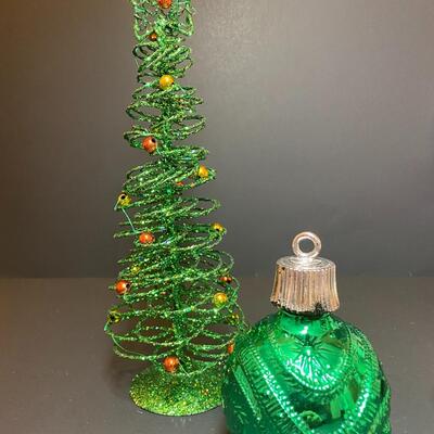 Lot 480: Vintage Christmas
