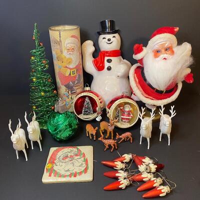 Lot 480: Vintage Christmas