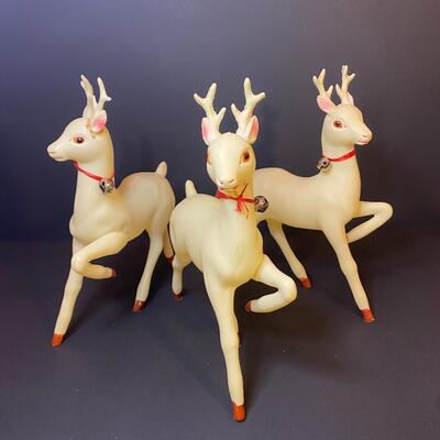 Lot 483: Vintage Poinsettia Serving Tray & Plastic White Reindeer