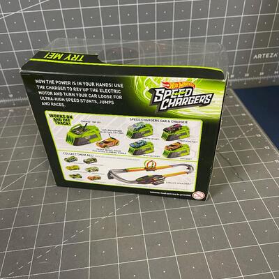 HOT WHEELS  Speed Charger eChicane 