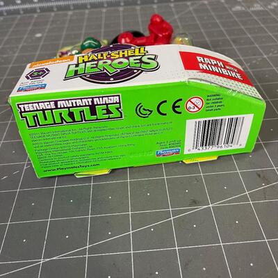 Teenage Mutant Ninja Turtles Raph with Minibike 