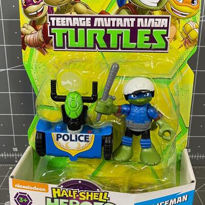 Teenage Mutant Ninja Turtles Policeman Leo 