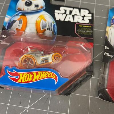 2 Star Wars Hot Wheels Robots 