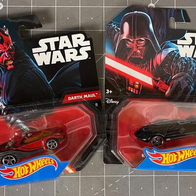 2 Star Wars Hot Wheels  Darth Vader and Darth Mull
