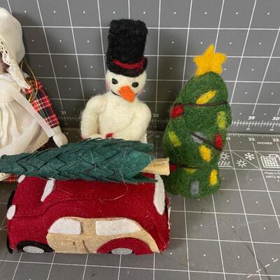 DARLING! WOOL Christmas items Possibly made in Finland 