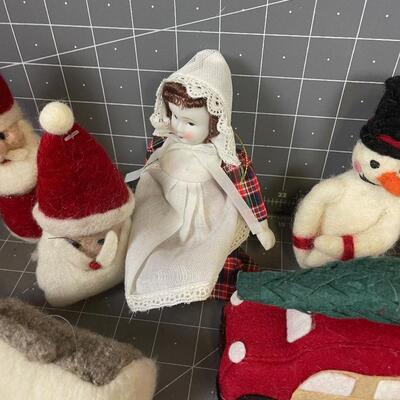 DARLING! WOOL Christmas items Possibly made in Finland 