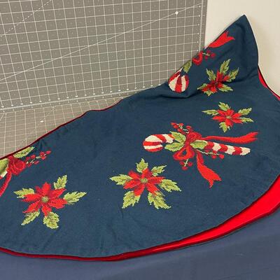 WOW! Needle Point Tree Skirt 