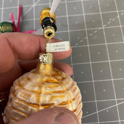 Lovely Bee Themed Ornaments. 