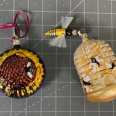 Lovely Bee Themed Ornaments. 