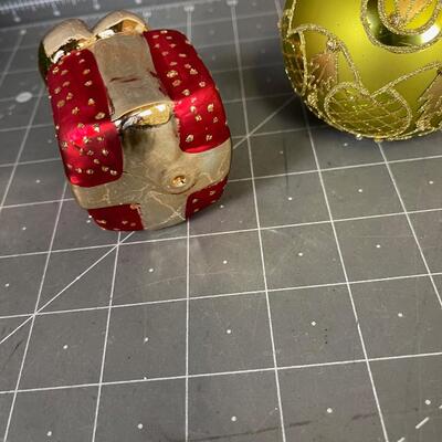 Gift Box & Lime /Gold Designer Bulb