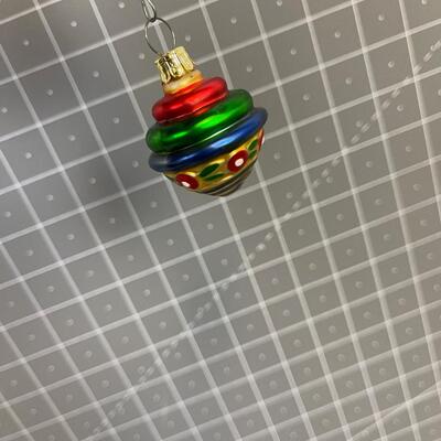 (4) Top Shaped Bulbs Vintage 3 Small Marked Pier One