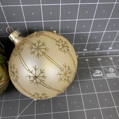 Cream Large (3) 3" Diameter Glass Ornaments 