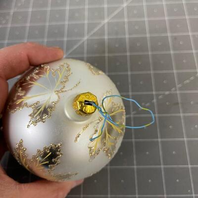 (4) RADKO large 3"  Round Leaves, Flower, Holly and Garland 