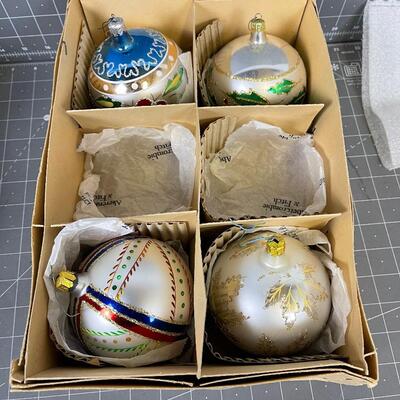 (4) RADKO large 3"  Round Leaves, Flower, Holly and Garland 